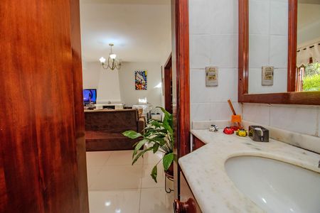 Casa à venda com 274m², 3 quartos e 3 vagas