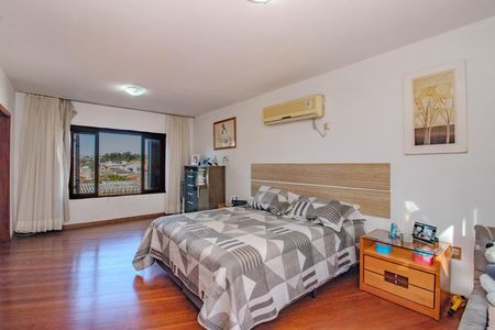 Casa à venda com 274m², 3 quartos e 3 vagas