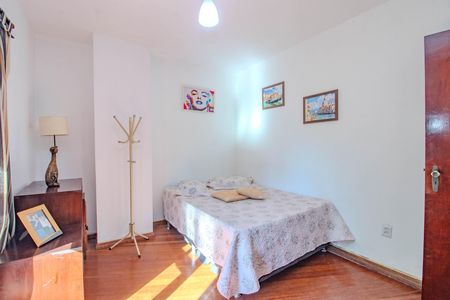 Casa à venda com 274m², 3 quartos e 3 vagas