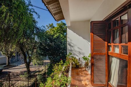 Casa à venda com 3 quartos, 274m² em Jardim Sabará, Porto Alegre
