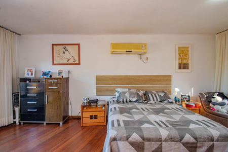 Casa à venda com 274m², 3 quartos e 3 vagas