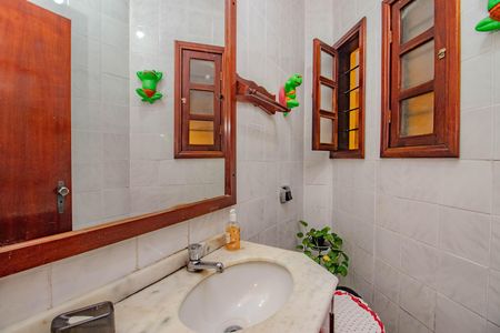 Casa à venda com 274m², 3 quartos e 3 vagas
