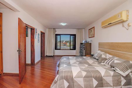 Casa à venda com 274m², 3 quartos e 3 vagas