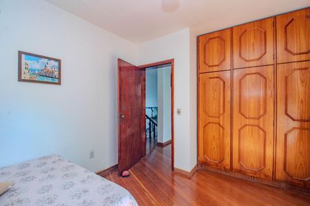 Casa à venda com 274m², 3 quartos e 3 vagas
