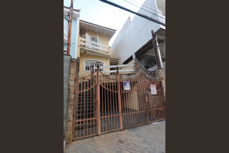 Fachada de casa à venda com 3 quartos, 125m² em Jardim Iva, São Paulo