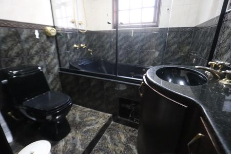 Casa à venda com 125m², 3 quartos e 3 vagasBanheiro da Suíte