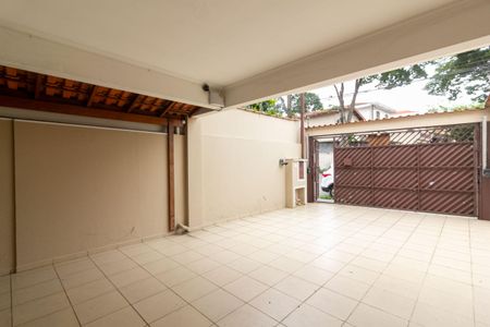 Casa para alugar com 140m², 3 quartos e 4 vagas Casa para alugar com 140m², 3 quartos e 4 vagasGaragem