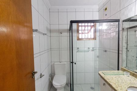 Casa para alugar com 140m², 3 quartos e 4 vagas Casa para alugar com 140m², 3 quartos e 4 vagasBanheiro Suíte