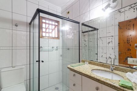 Casa para alugar com 140m², 3 quartos e 4 vagas Casa para alugar com 140m², 3 quartos e 4 vagasBanheiro Suíte