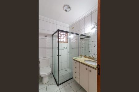 Casa para alugar com 140m², 3 quartos e 4 vagas Casa para alugar com 140m², 3 quartos e 4 vagasBanheiro Suíte