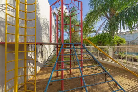 Casa de condomínio à venda com 89m², 3 quartos e 2 vagas Casa de condomínio à venda com 89m², 3 quartos e 2 vagasÁrea comum - Playground