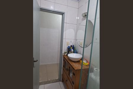 Banheiro  de apartamento à venda com 3 quartos, 72m² em Jardim Itu, Porto Alegre