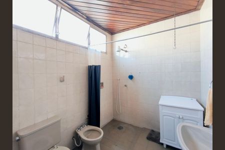 Casa para alugar com 500m², 3 quartos e 2 vagasBanheiro de serviço