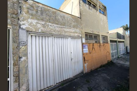 Casa para alugar com 500m², 3 quartos e 2 vagasFachada