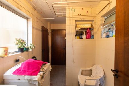 Apartamento à venda com 133m², 3 quartos e 1 vagaÁrea de Serviço