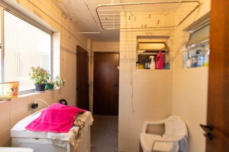 Apartamento à venda com 133m², 3 quartos e 1 vagaÁrea de Serviço