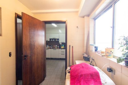 Apartamento à venda com 133m², 3 quartos e 1 vagaÁrea de Serviço