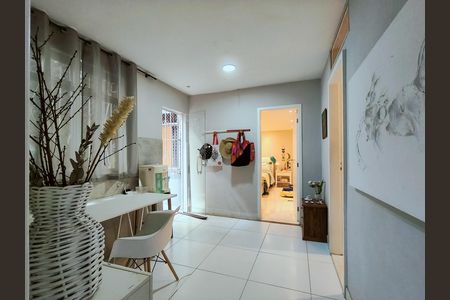 Casa à venda com 283m², 6 quartos e 1 vagaÁrea de Serviço