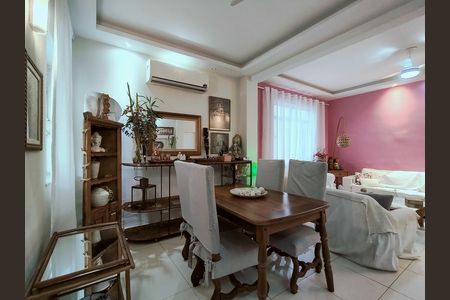 Casa à venda com 283m², 6 quartos e 1 vagaSala
