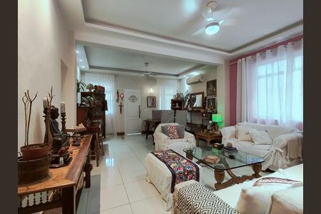 Casa à venda com 283m², 6 quartos e 1 vagaSala