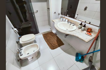 Casa à venda com 283m², 6 quartos e 1 vagaBanheiro Corredor