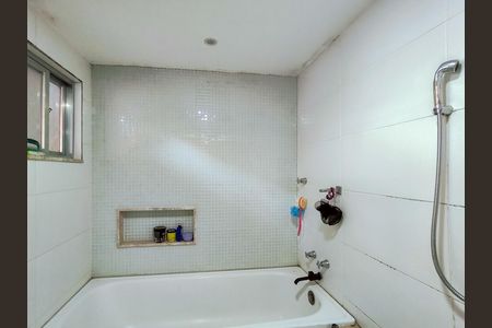 Casa à venda com 283m², 6 quartos e 1 vagaBanheiro da Suíte