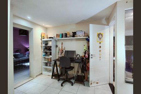 Casa à venda com 283m², 6 quartos e 1 vagaQuarto