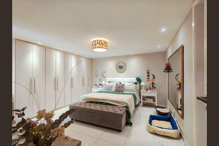 Casa à venda com 283m², 6 quartos e 1 vagaSuíte