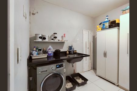 Casa à venda com 283m², 6 quartos e 1 vagaÁrea de Serviço