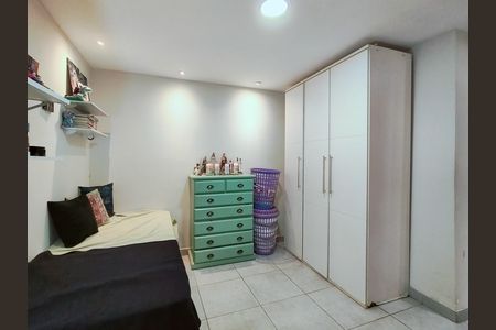 Casa à venda com 283m², 6 quartos e 1 vagaQuarto