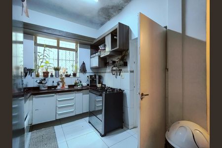 Casa à venda com 283m², 6 quartos e 1 vagaCozinha