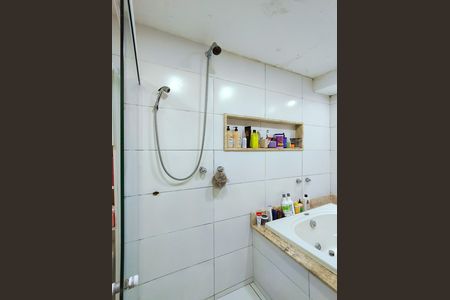 Casa à venda com 283m², 6 quartos e 1 vagaBanheiro da Suíte