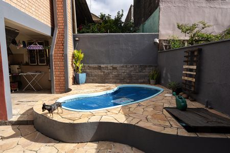 Casa à venda com 80m², 3 quartos e 2 vagasPiscina