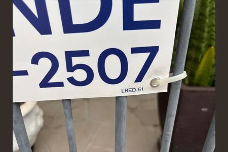 Casa à venda com 80m², 3 quartos e 2 vagasPlaquinha Instalada código LBED-51