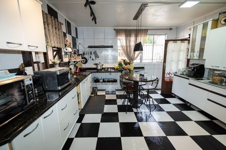 Casa à venda com 80m², 3 quartos e 2 vagasCozinha