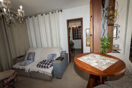 Casa à venda com 80m², 3 quartos e 2 vagasSala
