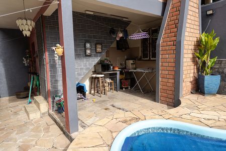 Casa à venda com 80m², 3 quartos e 2 vagasÁrea externa