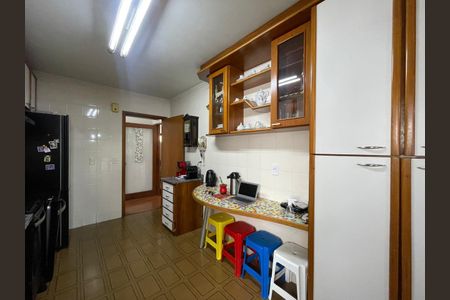 Apartamento à venda com 137m², 3 quartos e 2 vagas Apartamento à venda com 137m², 3 quartos e 2 vagasCozinha