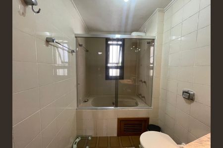Apartamento à venda com 137m², 3 quartos e 2 vagas Apartamento à venda com 137m², 3 quartos e 2 vagasBanheiro da Suíte