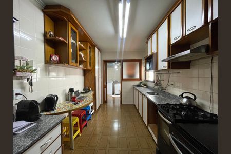 Apartamento à venda com 137m², 3 quartos e 2 vagas Apartamento à venda com 137m², 3 quartos e 2 vagasCozinha