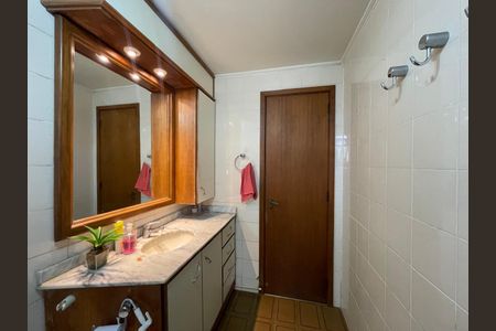 Apartamento à venda com 137m², 3 quartos e 2 vagas Apartamento à venda com 137m², 3 quartos e 2 vagasBanheiro da Suíte
