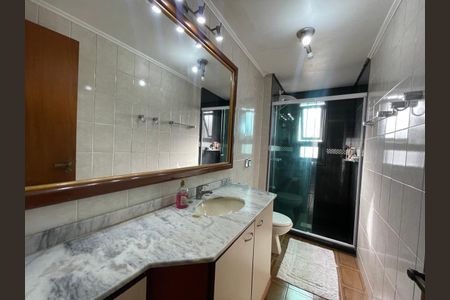 Apartamento à venda com 137m², 3 quartos e 2 vagas Apartamento à venda com 137m², 3 quartos e 2 vagasBanheiro social