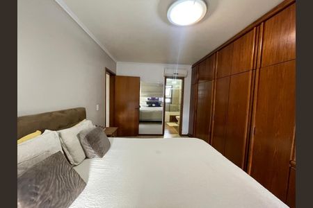 Apartamento à venda com 137m², 3 quartos e 2 vagas Apartamento à venda com 137m², 3 quartos e 2 vagasSuíte
