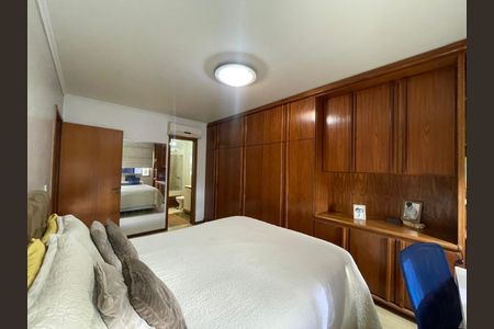 Apartamento à venda com 137m², 3 quartos e 2 vagas Apartamento à venda com 137m², 3 quartos e 2 vagasSuíte