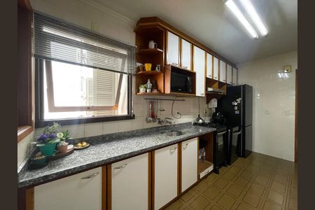 Apartamento à venda com 137m², 3 quartos e 2 vagas Apartamento à venda com 137m², 3 quartos e 2 vagasCozinha