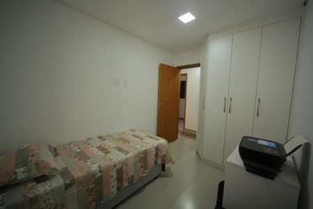 Apartamento à venda com 82m², 3 quartos e 2 vagasQuarto 2 