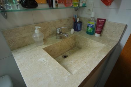 Apartamento à venda com 82m², 3 quartos e 2 vagasBanheiro da Suíte 