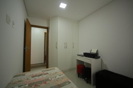 Apartamento à venda com 82m², 3 quartos e 2 vagasQuarto 2 