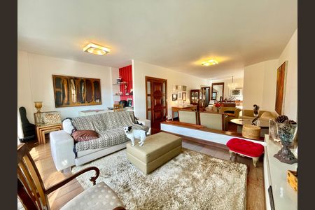 Apartamento à venda com 198m², 4 quartos e 3 vagas