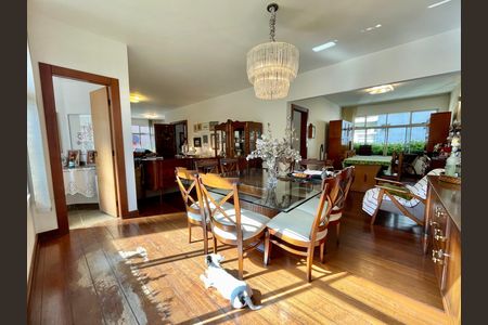 Apartamento à venda com 198m², 4 quartos e 3 vagas